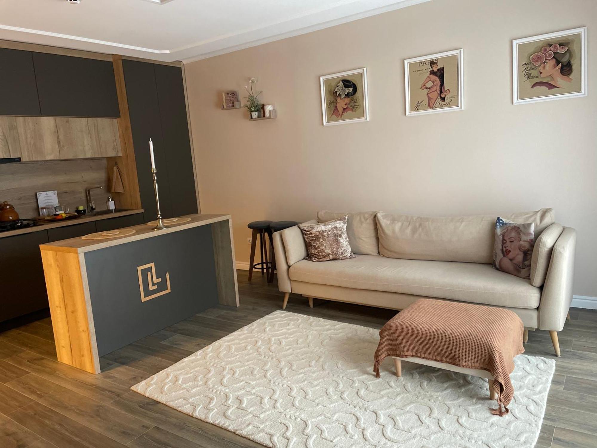 Doublel Studios Bacau Luaran gambar